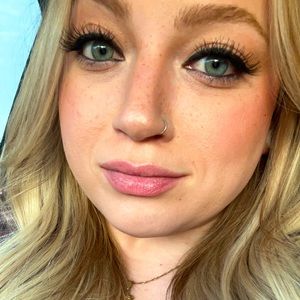 Meet your Posher, Monica